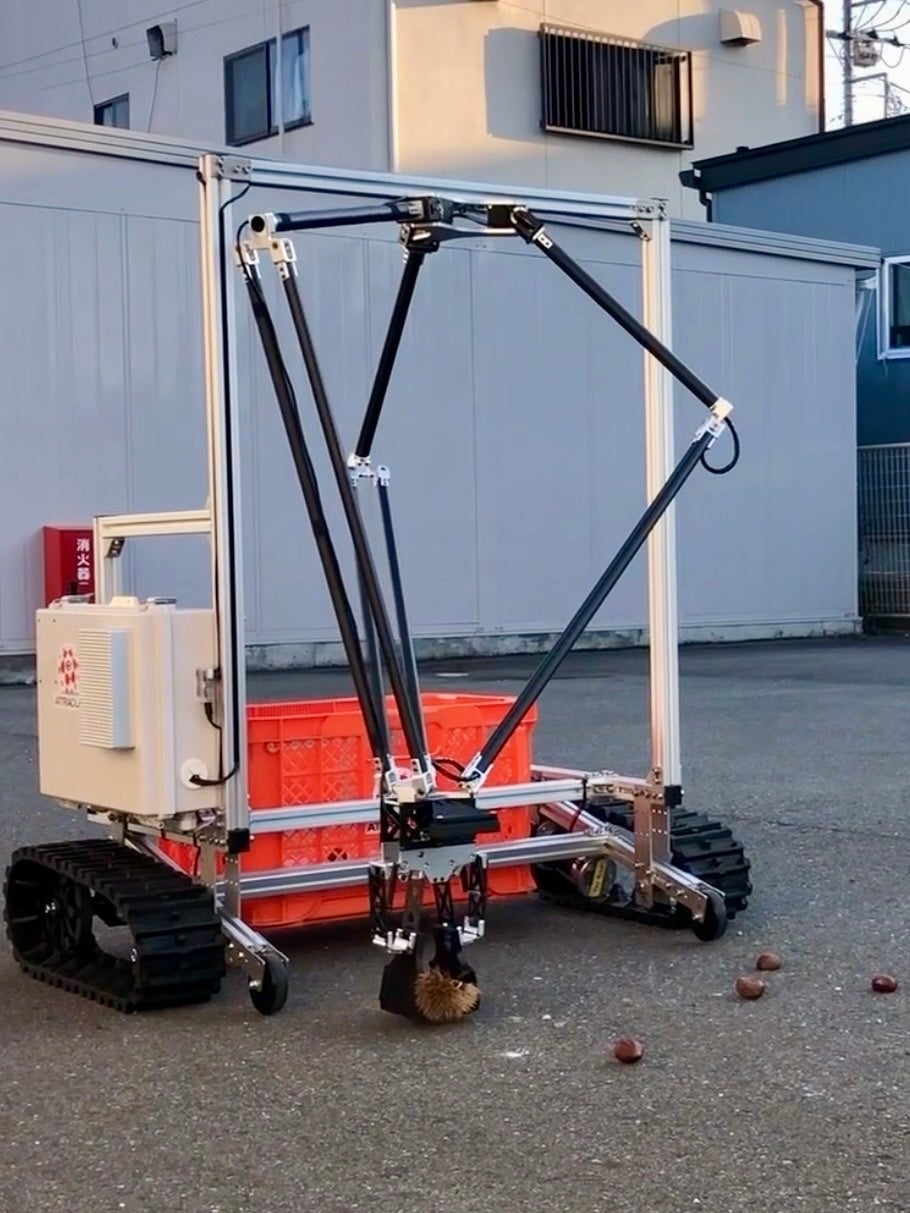 ロボットアームを搭載したUGV